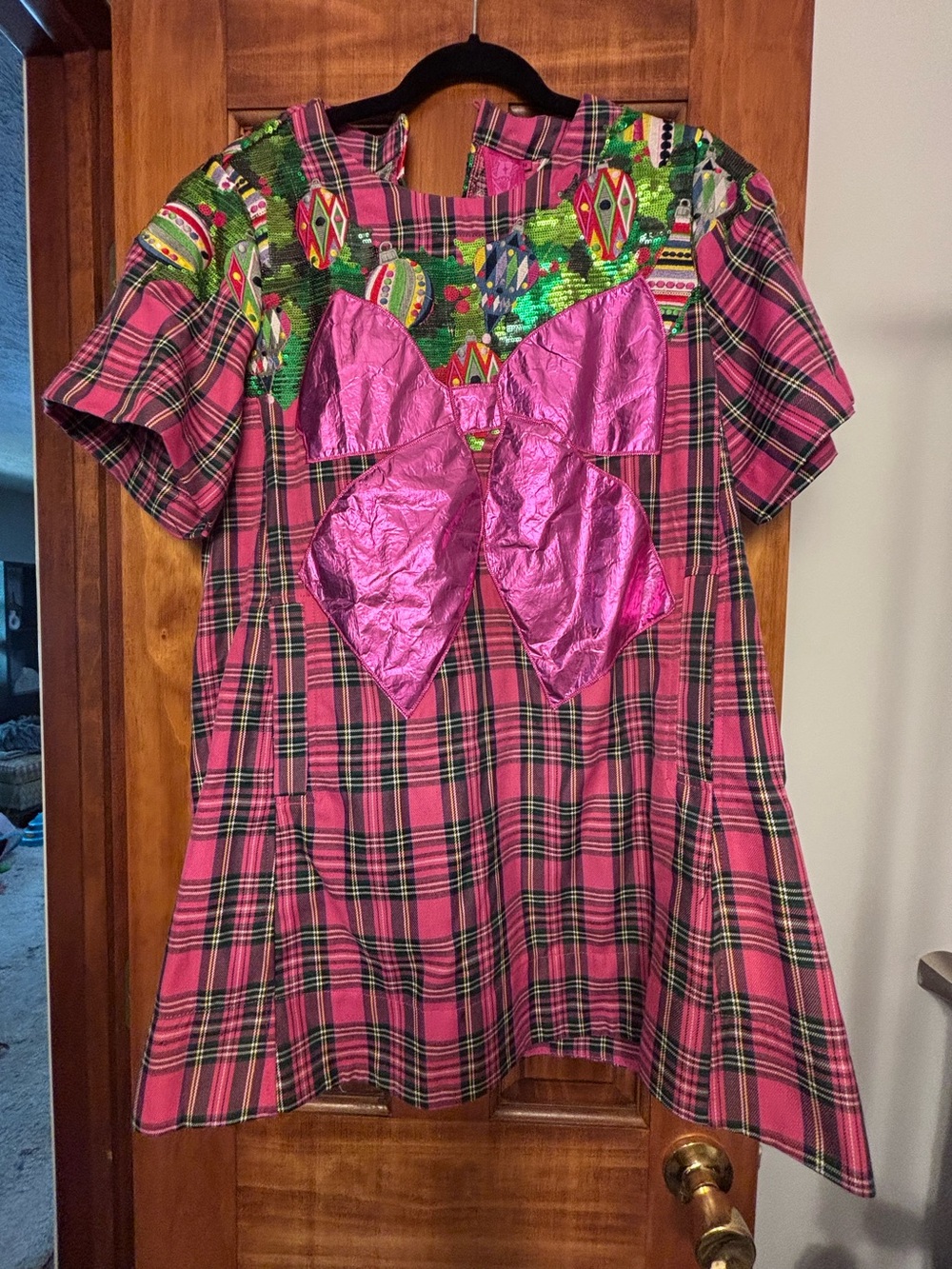 Queen of sparkles Pink plaid, metallic wreath dress, medium Christmas holiday